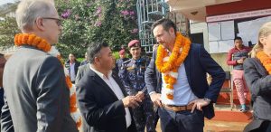 नर्वेजियन बिकास मत्री र धुलिखेल नगरको मियर बिच भेटवार्ता
