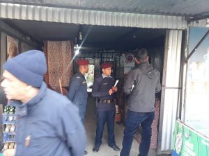धुलिखेलनगरको  विद्यालयहरुको  आसपासका पसलमा अनुगमन ।