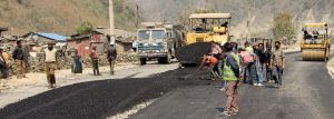 नागढुङ्गा सडक स्तरोन्नतिको कार्यमा तीव्रता