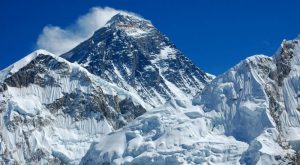 सगरमाथा आरोहण बन्द गर्ने सरकारको  घोषणा