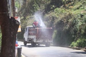 कोरोना भाइरसको कीटाणुको इन्फेक्शन हुन नदिन  धुलिखेलमा ‘डीसइन्फेक्सन  स्प्रे’