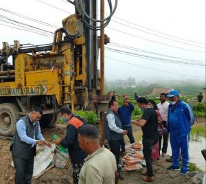 धुलिखेलमा  सिँचाईकोलागि डिप बोरिङ सुरु