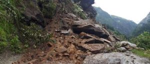 पहिरोले भीमफेदी–कुलेखानी सडक अवरुद्ध