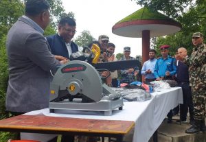नेपाली सेनालाई विपद् व्यवस्थापनको सामाग्री धुलिखेलनगर द्वारा हस्तान्तरण