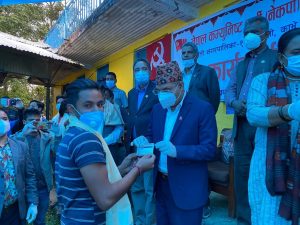 काग्रेंस जिल्ला सभापतिकै वडाबाट २ सय २१ यूवा नेकपामा प्रवेश