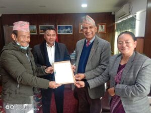 नेपाल नगरपालिका संघ र गाउँपालिका राष्ट्रिय महासँघले सयुक्त रुपमा अर्थ मन्त्री समक्ष बुझायो ध्यानाकर्षणपत्र