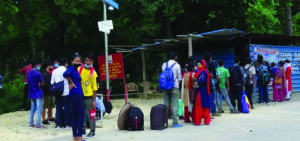 कोरोना कहरले रोजगारी छाडेर घर फर्किँदै सुदूरपश्चिमेली